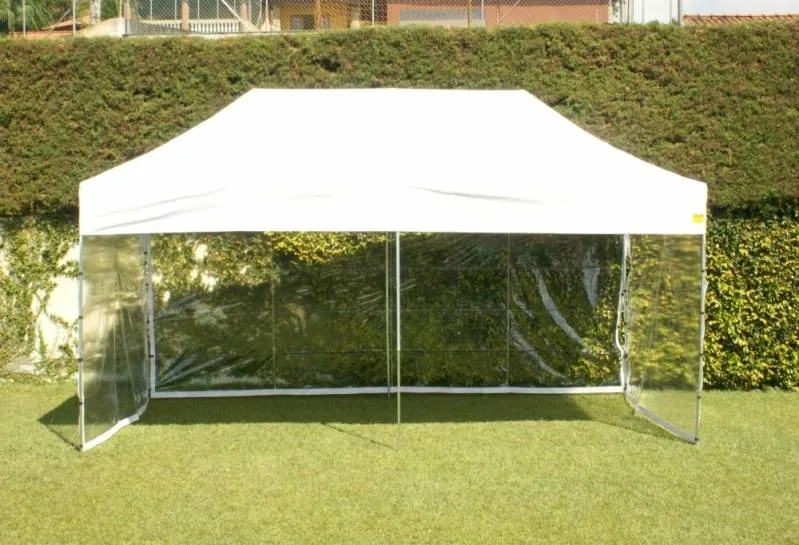 tenda com proteção lateral