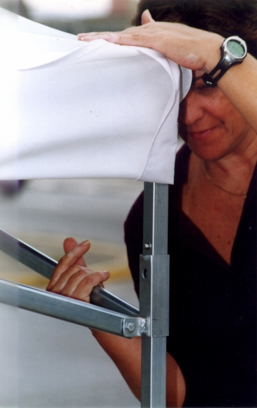 tenda retrátil branca
